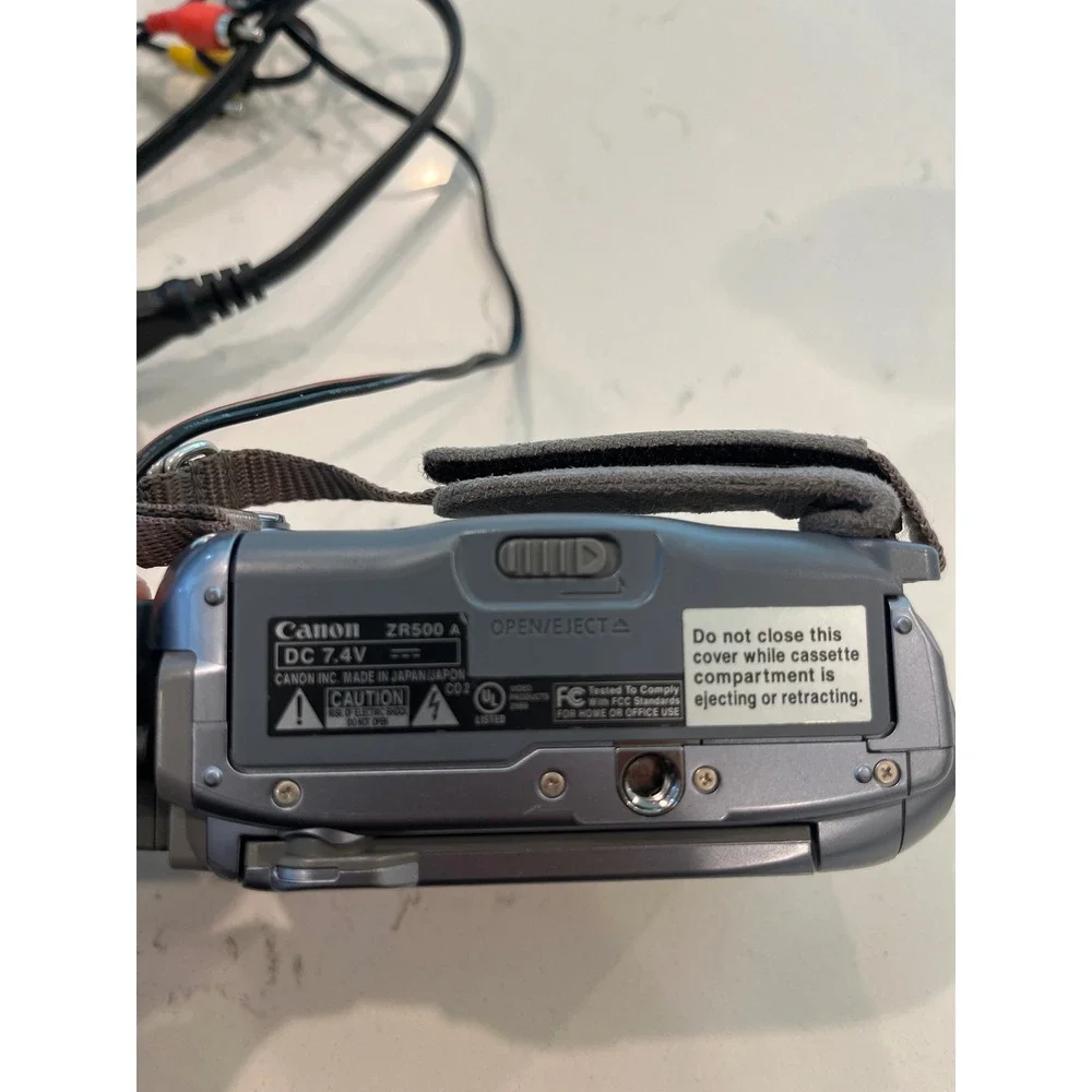 Canon ZR500 MiniDV Digital Video Camcorder 800x Zoom CA-570 Adapter‎